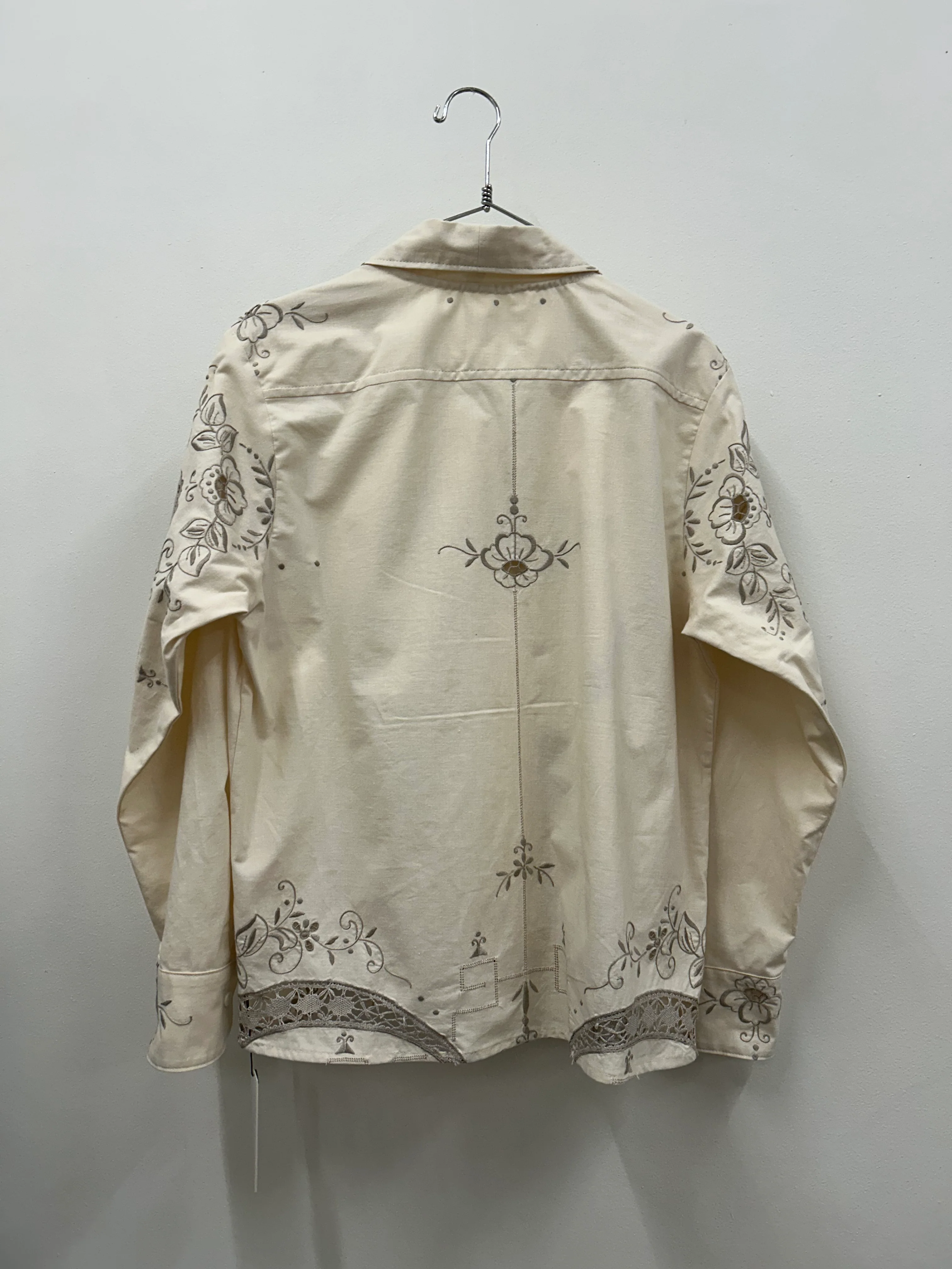 Fergie Shirt Lace - Image 2
